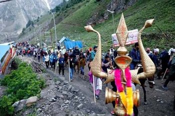 7,900 devotees visited Baba Barfani on the first day, the valley echoed with the praises of Shiva