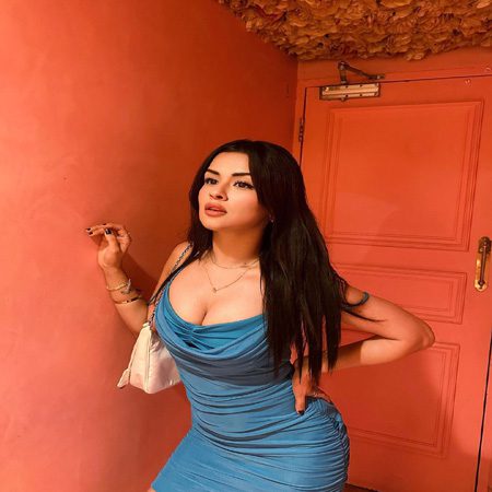 Actress Avneet Kaur's bold look in blue deepneck outfit goes viral