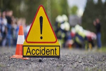 Bihar A bus full of kanwariyas collided with a tree, 35 injured