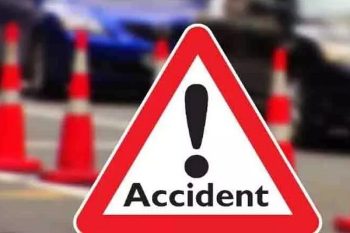 Car fell into deep gorge senior official of Jammu and Kashmir government, wife and son died