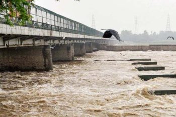 Flood havoc Yamuna again above danger mark in Delhi, Gujarat-Maharashtra on alert