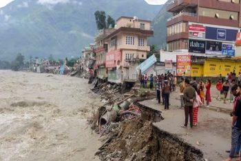 Flood threat in Delhi and Haryana, 17,000 tourists stranded at tourist places in Himachal – 91 dead so far