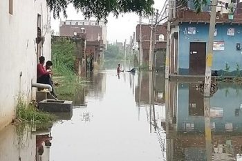 Hundreds of people trapped in their homes in Ghaziabad's Daulat Nagar Colony, houses in five to 12 feet of water