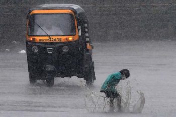 Mumbai again flooded, many areas submerged