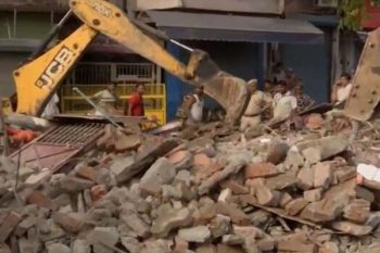 PWD action in Delhi's Bhajanpura, bulldozer on illegal temple and tomb - force deployed