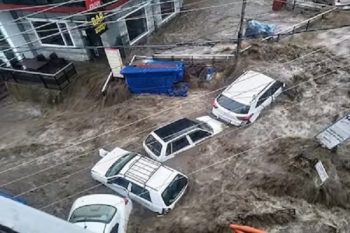 Rain wreaks havoc in Himachal, 10,000 tourists not ready to go back without vehicle