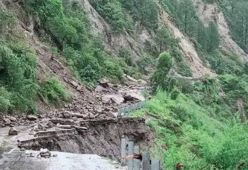 Rain wreaks havoc in Himachal, National Highway 5 closed, people spend night in vehicles, 466 roads closed due to landslides