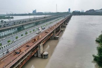 Yamuna flowing above the danger mark in Delhi