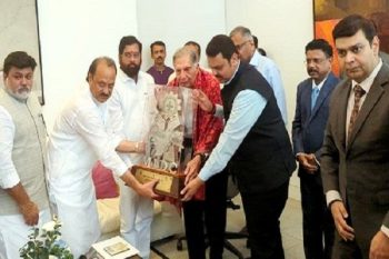 CM and Deputy CM of Maharashtra reached the house of veteran industrialist Ratan Tata, honored with Udyog Ratna Award