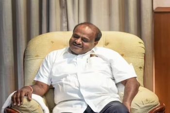 Former Karnataka Chief Minister Kumaraswamy admitted to hospital