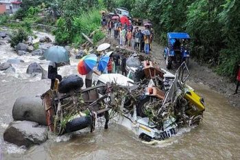 Heavy rain wreaks havoc in Himachal, loss of 8000 crores, more than 300 people died