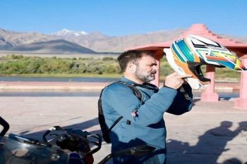 Rahul Gandhi seen in rider look in Ladakh, reached Pangong lake by himself riding a bike