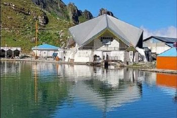 The doors of Hemkund Sahib will be closed on October 11, so far 2.27 lakh devotees have visited