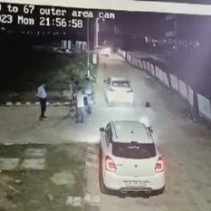 Two car riders looted the property businessman, incident captured in CCTV