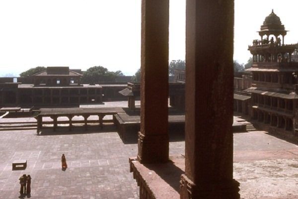 ASI orders investigation into death of French tourist in Fatehpur Sikri