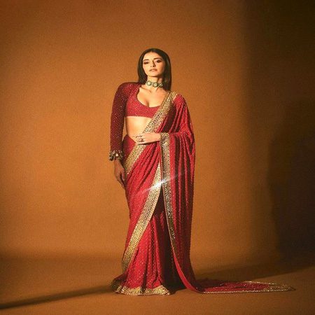 Ananya Pandey increased the heartbeats of fans in red saree, her style gave such sleepless nights.