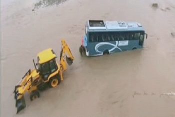 Bus stuck in strong current of river in Bijnor, UP, all passengers rescued