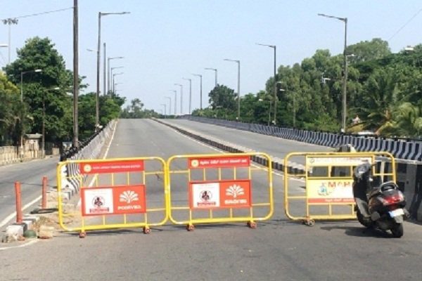 Controversy over Cauvery water issue 20 protesters detained in Bengaluru bandh - Bus services disrupted from Tamil Nadu