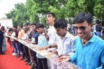 Disabled children gave unique greetings to PM Modi on his birthday, wrote a message of 1.25 km