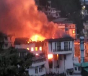 One and a half century old historical heritage of Mussoorie burnt to ashes in a moment, hotel workers saved their lives by running away