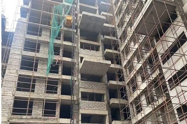 Tragic accident Lift falls from 13th floor of under-construction building, three people die