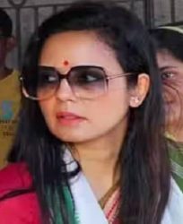 Case of asking questions by taking money in Parliament TMC MP Mahua Moitra's lawyer withdraws from the case