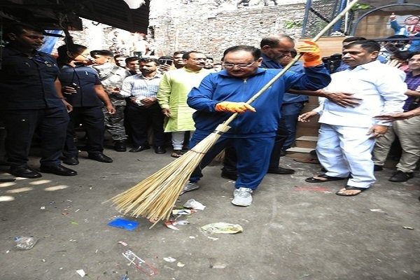 Cleanliness Campaign Home Minister Amit Shah donated labor in Ahmedabad, BJP President JP Nadda in Delhi