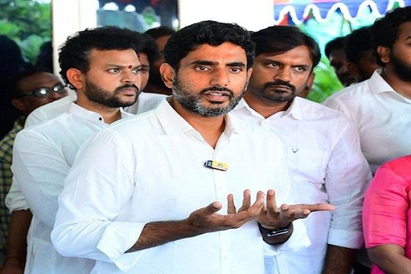 Lokesh appeared before CID on the second day in Amravati case