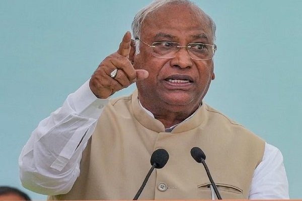 Modi did not walk his talk Kharge