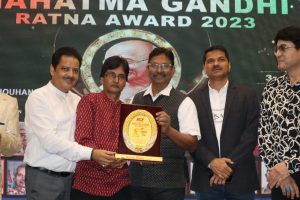 Senior film journalist Kali Das Pandey received 'Mahatma Gandhi Ratna Award'