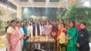 Akhilesh Yadav celebrated Diwali with 112 protesting women