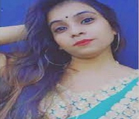 Famous folk singer Hema Pandey is in trouble, FIR registered for misbehavior with police.