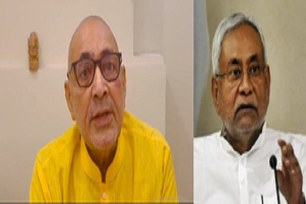 Giriraj Singh lashed out accusing Nitish government of ending holidays for Hindu festivals in schools.