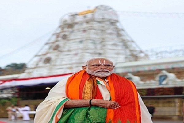 PM Modi offered prayers at Tirumala temple, prayed for the prosperity of 140 crore Indians.