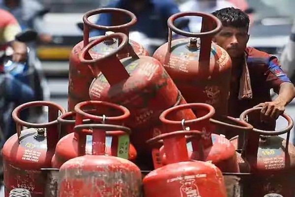 Shock to the common man before Diwali LPG cylinder becomes expensive again - know how much the prices have increased