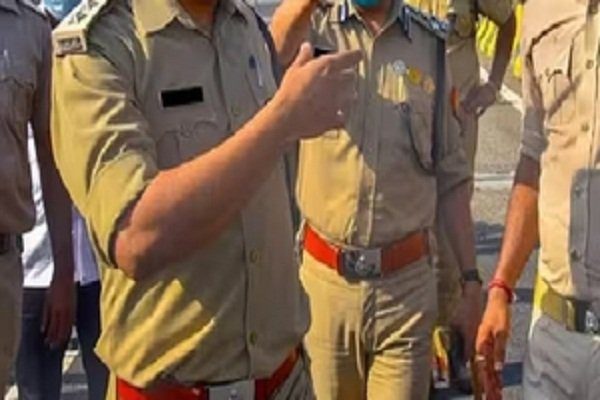 Attack on police team that went to resolve dispute in Patna, three policemen including Inspector injured, 5 arrested