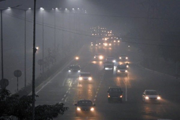 Delhi in the grip of fog, low visibility increased the problem