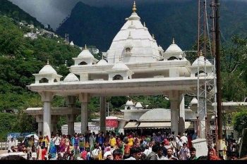 Devotees going to visit Mata Vaishno Devi on New Year should pay attention, the yatra route will be monitored through more than 700 CCTV cameras.