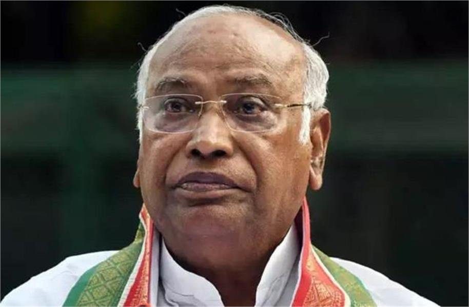 Kharge expressed disappointment over the crushing defeat of Congress in three states, said - Congress will make a comeback with hard work.