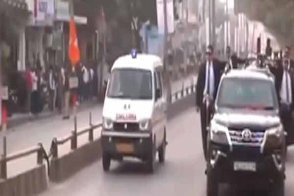 PM Modi stopped his convoy to make way for the ambulance