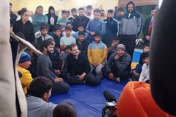 Rahul Gandhi reached wrestlers' arena, met Deepak Punia and Bajrang Punia amid WFI controversy