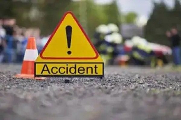 Tragic accident Car collides with unknown vehicle, 4 including 3 children killed;5 seriously injured