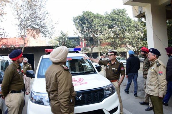 CP Swapan Sharma flags off 10 new SUVs for Jalandhar police stations