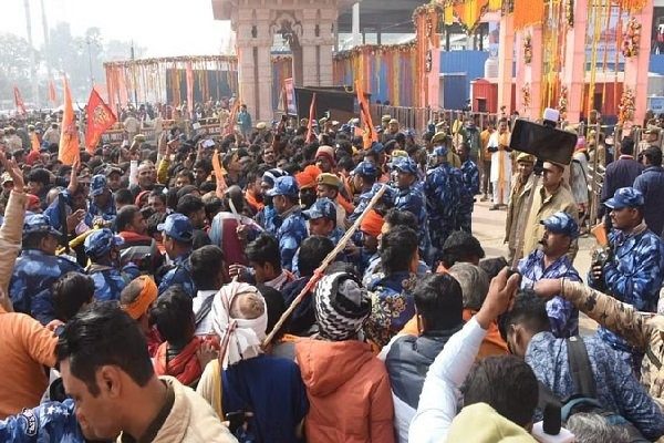 Flood of faith gathered for the darshan of Shri Ramlala in Ayodhya, ATS jawans had to handle the crowd