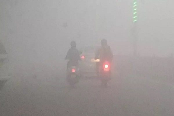 North India wrapped in dense fog, visibility zero at Delhi Airport 7 flights diverted