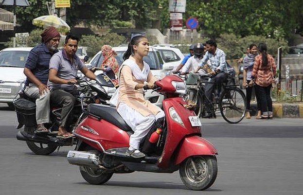 Now people under 18 years of age will not be able to drive two-four wheelers, there will be a punishment of three years