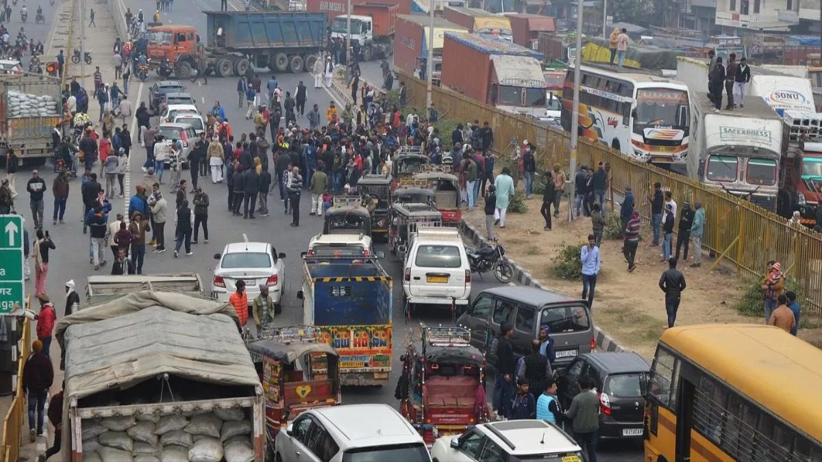 Strike ends Wheels of buses and trucks turned after two days, relief from today, queues still at petrol pumps