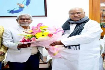 Amidst the resentment of Congress MLAs, Champai Soren met Kharge...