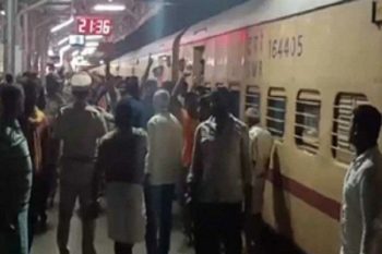 Karnataka man arrested for threatening to burn train returning from Ayodhya