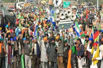 SKM's Gramin Bharat Bandh Farmers sitting on railway track in Punjab, all toll will be free for 3 hours in Haryana